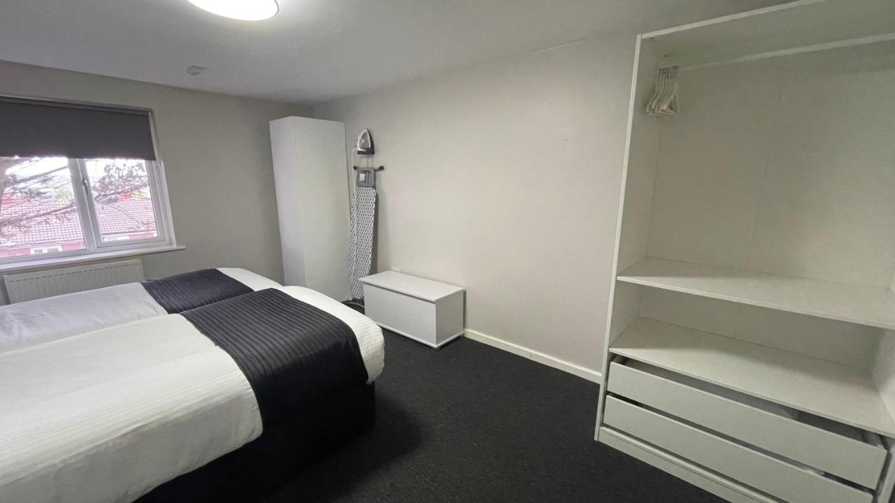 Apartment Hosted By Ryan - 1 Bedroom *